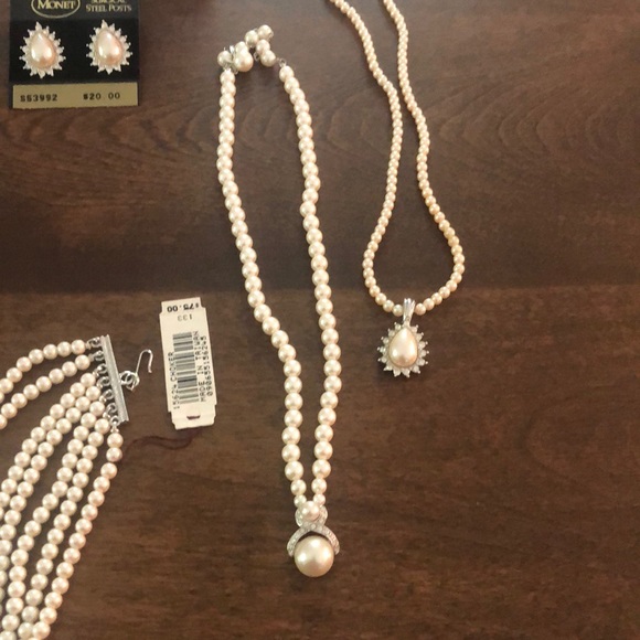 Jewelry - Picture 4 of 5